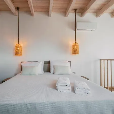 Myrovolos Luxury Eneida's House * 이알리소스