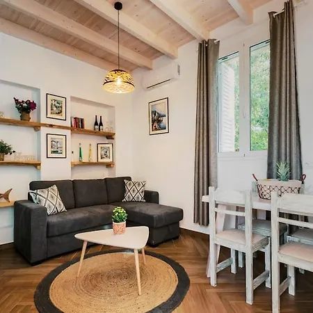 Myrovolos Luxury Eneida's House יאליסוס