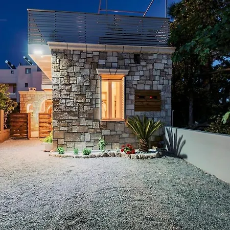 Myrovolos Luxury Eneida's House Ialisos