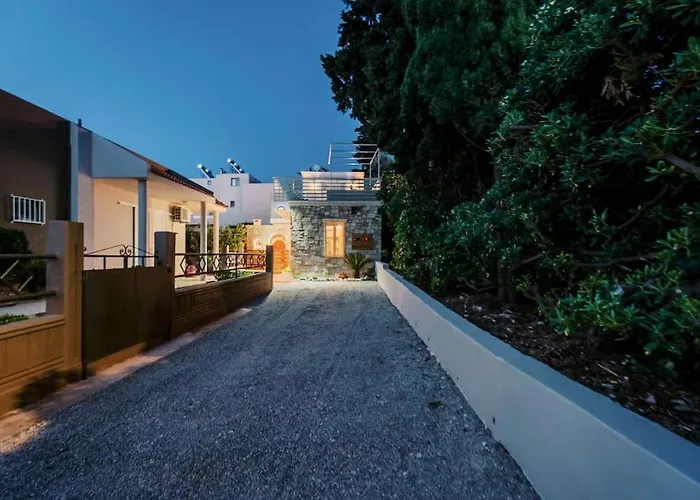 Myrovolos Luxury Eneida's House *