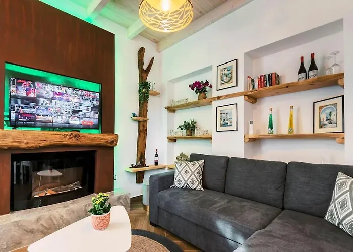 Myrovolos Luxury Eneida's House 이알리소스