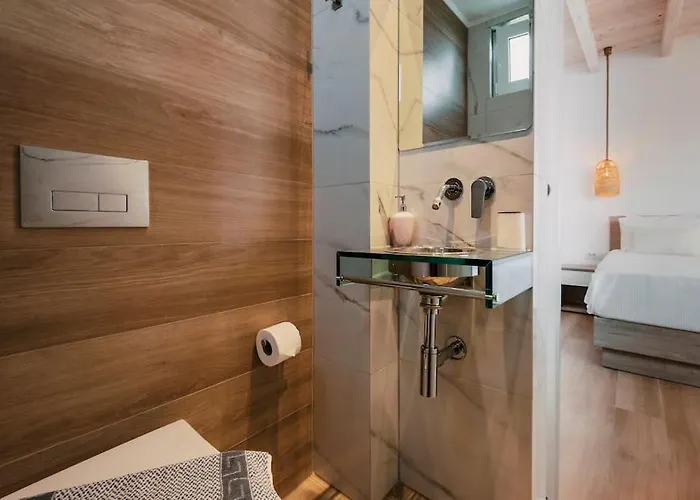 펜션 Myrovolos Luxury Eneida's House 이알리소스