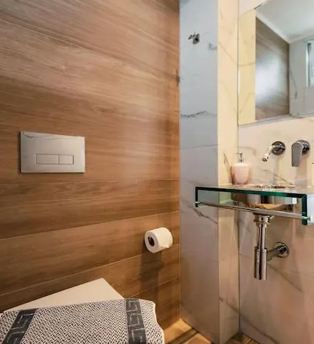 Myrovolos Luxury Eneida's House *