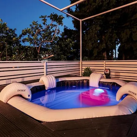 Myrovolos Luxury Eneida's House Ferienhaus *