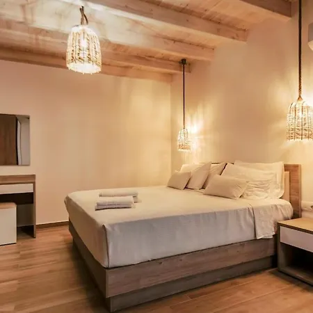 Myrovolos Luxury Eneida's House יאליסוס